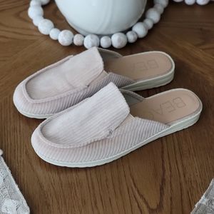 NWOT Matisse slip on mules